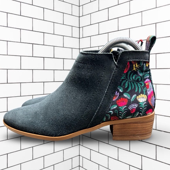 Inkkas Rooster Bootie Black Suede Low Heel Sustainably Made Women's Size 7/38 - Picture 3 of 12